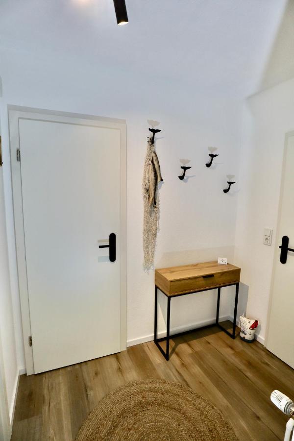 Nessmersiel, Renovierte Erdgeschosswohnung Mit Garten In Deichnaehe, Wallbox, Bettwaesche Inklusive Exterior photo